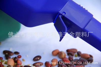 园艺塑料饲料铲化肥铲漏斗铲 功能全面的农艺好帮手——以佛山市南海里水精锋五金塑料厂为例